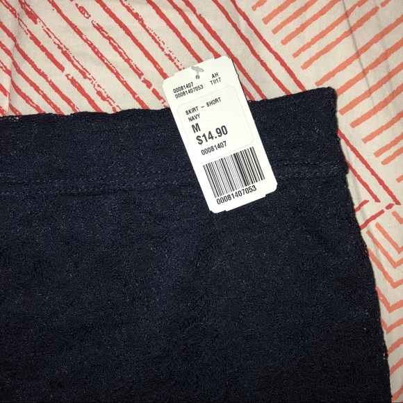 Short Navy Lace Skirt - Picture 3 of 3